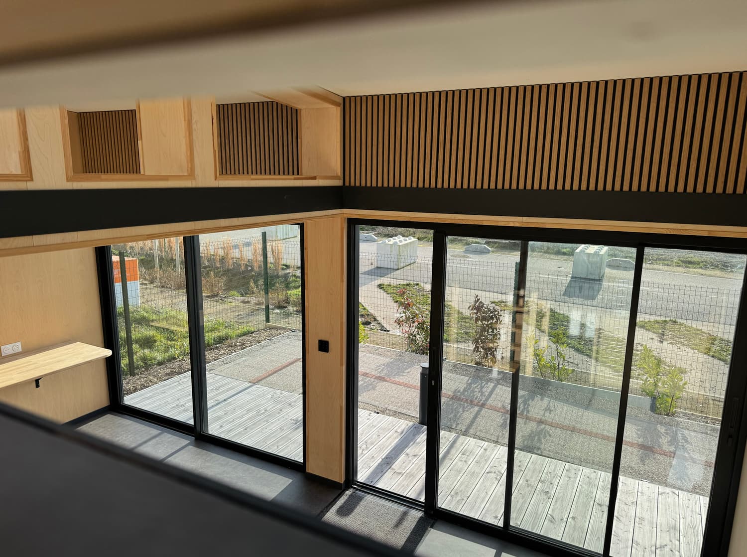 Couchage en mezzanine sous la hauteur libre du module