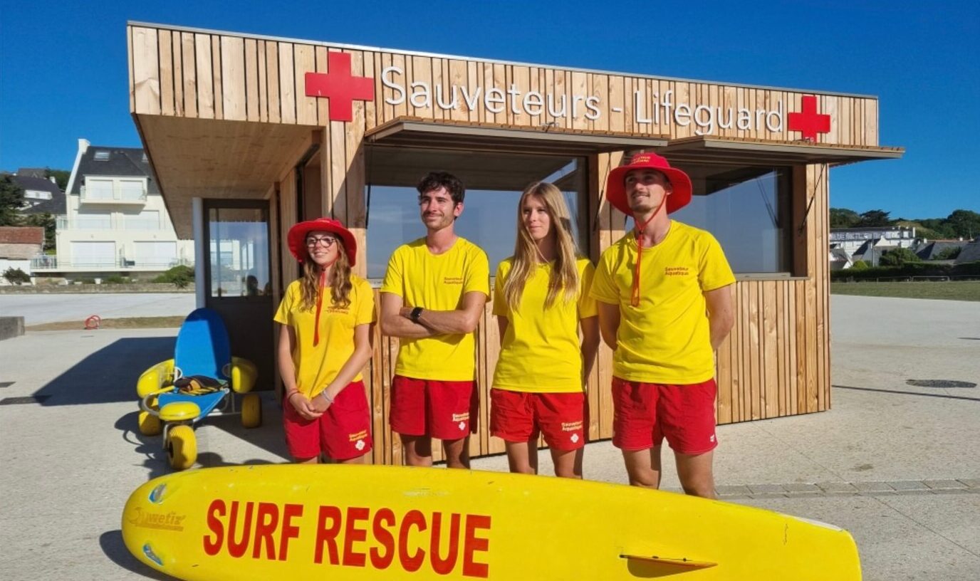 Poste de secours de la plage de Caroual à Erquy, en ossature bois